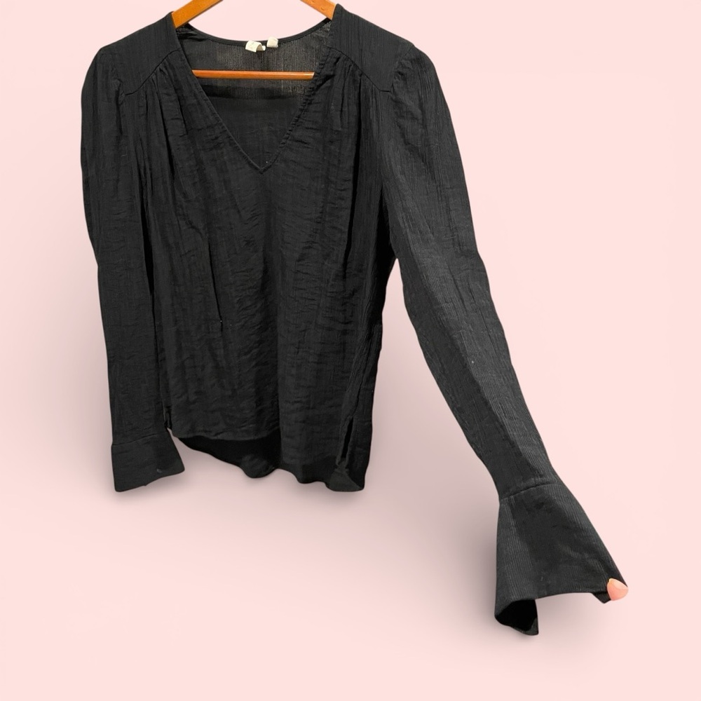 Cute boho whimsigoth black breezy v-neck crinkle blouse Treasure & Bond flowy